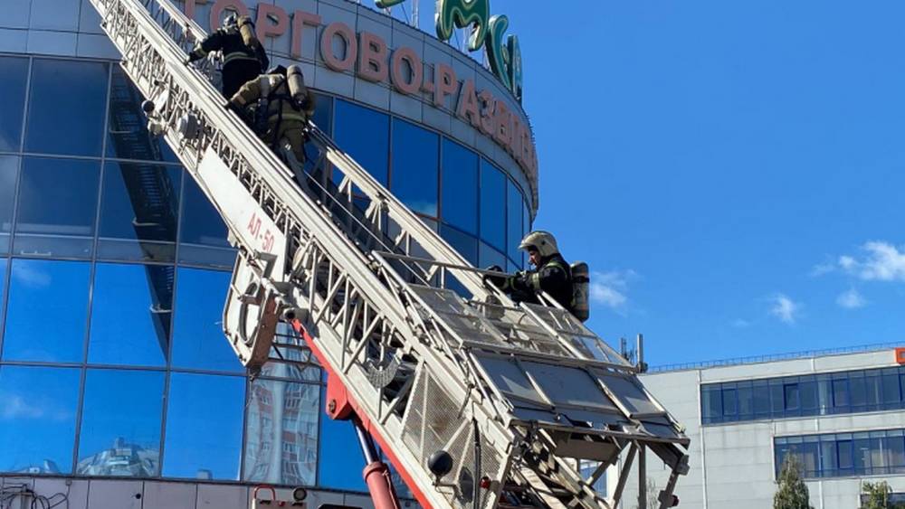 В Курске произошел крупный пожар в торговом центре «Бумеранг»