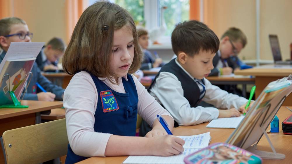 Брянские педагоги не попали в финал конкурса «Директор года России – 2022»