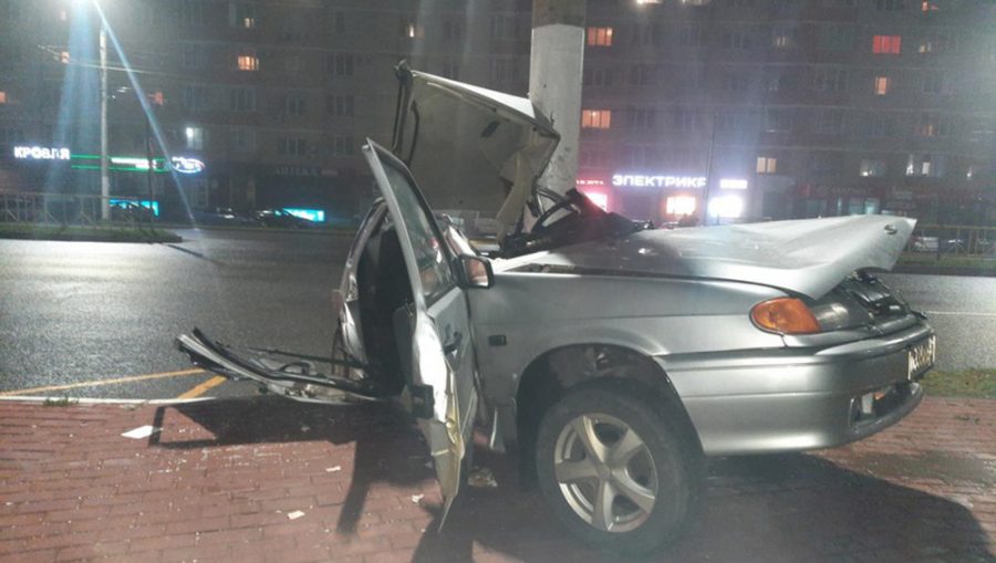 В Брянске после ДТП на Станке Димитрова скончался 22-летний водитель ВАЗа