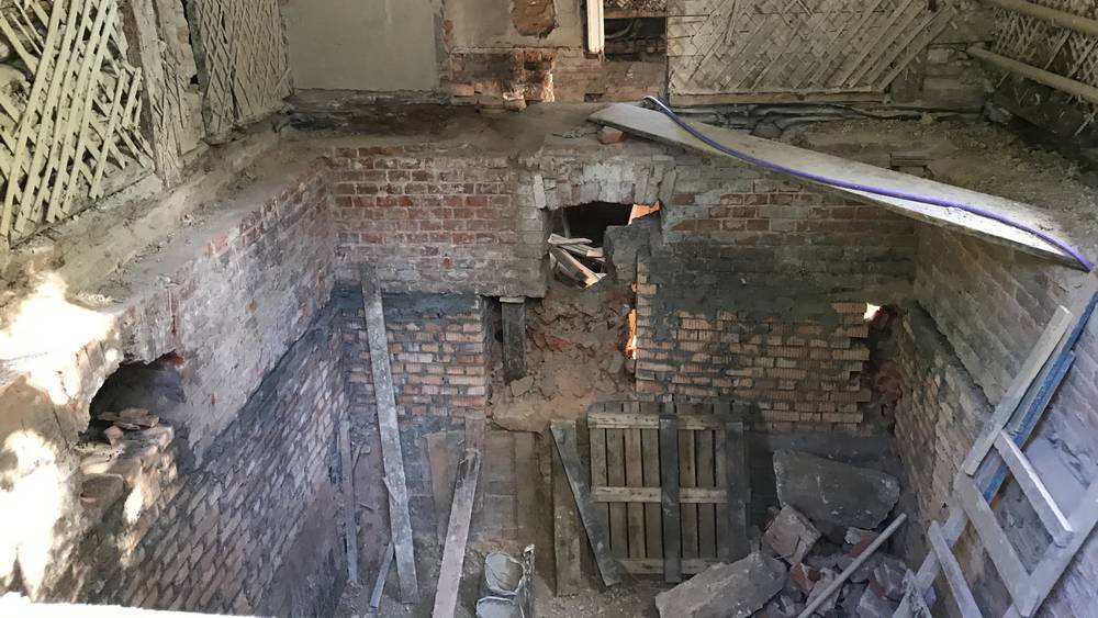 Реставрируемый дом архитектора в Локте прирос подземным этажом