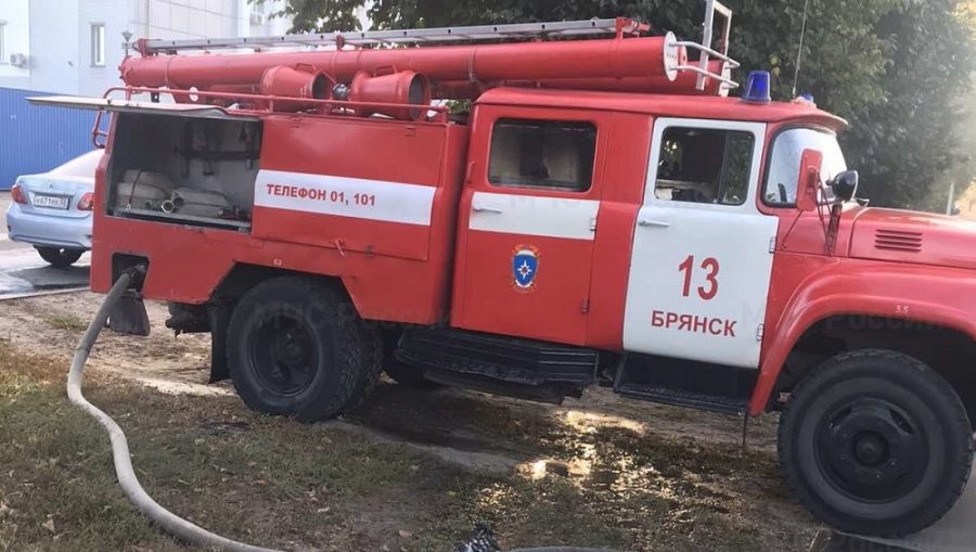 В Брянске в Володарском районе произошел пожар в детской поликлинике