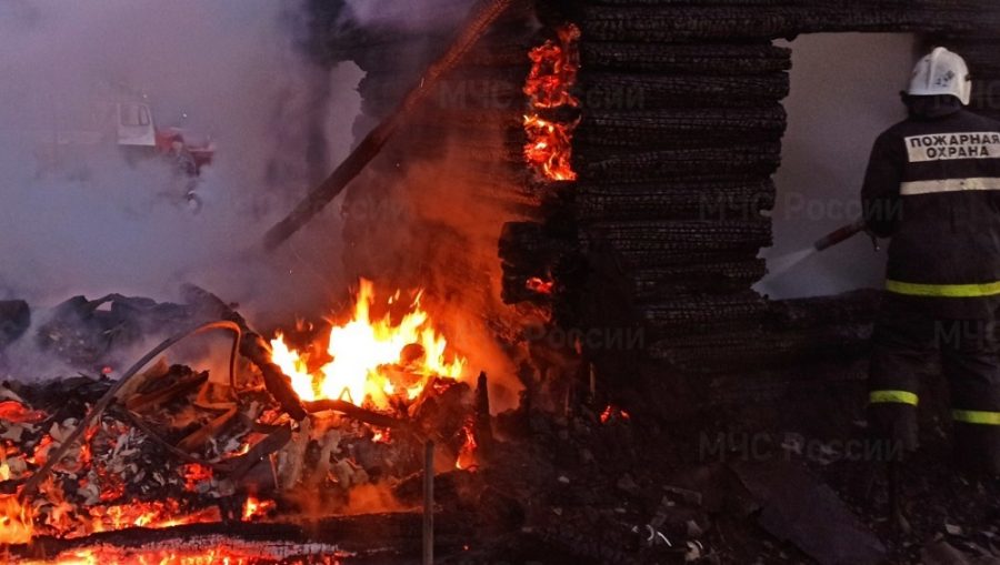 Под Карачевом в сгоревшем доме погибла 61-летняя женщина