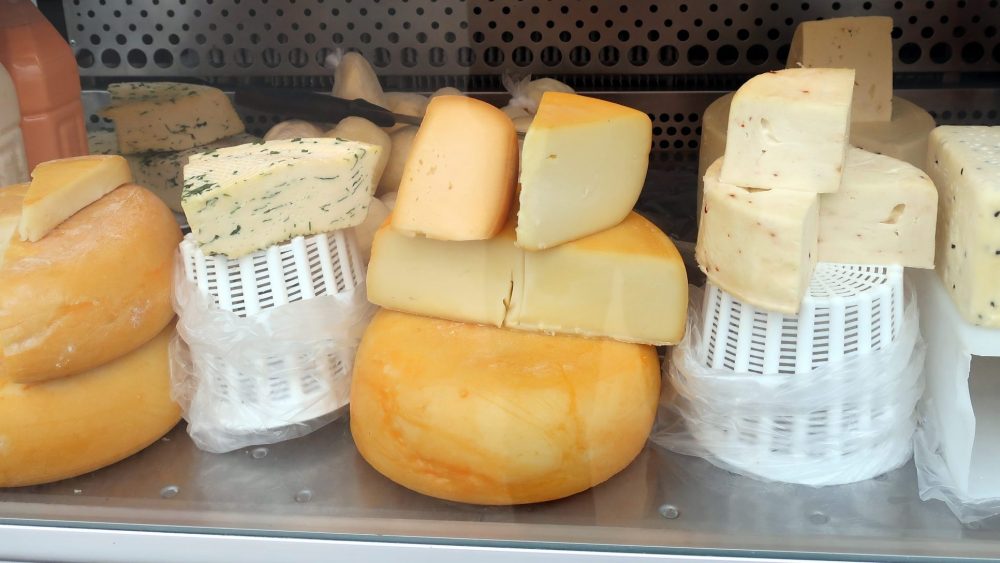 Брянское предприятие направило фальсифицированный сыр в Тверскую область