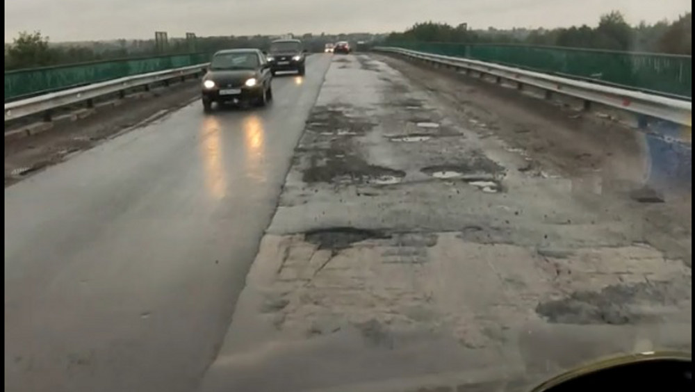 Брянцы потребовали отремонтировать мост на объездной дороге возле Ивановки