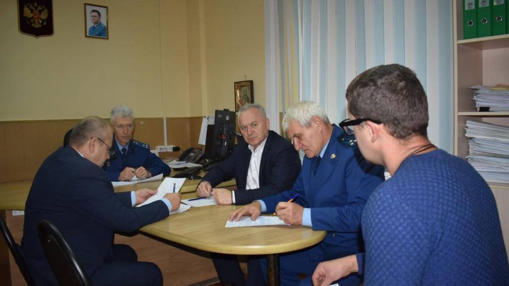 Брянский прокурор и омбудсмены пообещали решить проблемы 11 граждан