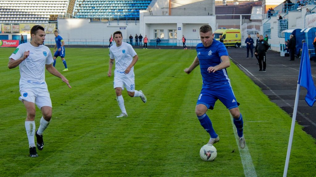 Футболисты брянского «Динамо» обыграли «Сахалин» со счетом 2:0
