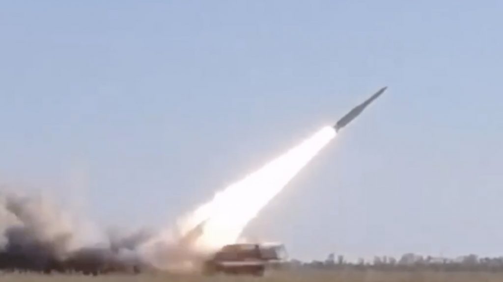 Над Белгородом система ПВО сбила две ракеты