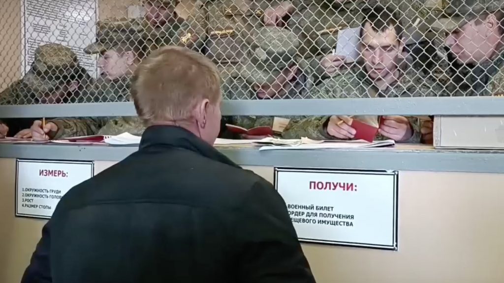 Жителя Брянска за лозунги против российской армии суд оштрафовал на 35 тысяч рублей