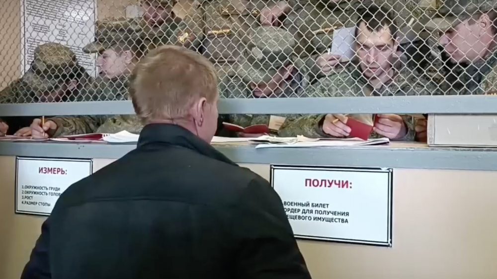 В Брянской области сторонник Навального скрылся от военкома при попытке вручения повестки