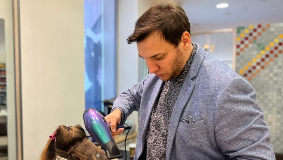 Брянский стилист Тигров выиграл в Париже чемпионат мира по парикмахерскому искусству