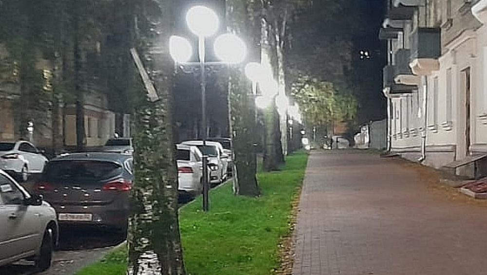 В Брянске на улице Октябрьской появилось новое наружное освещение
