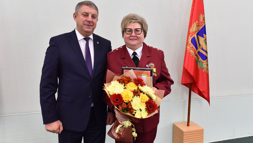 Брянский губернатор Богомаз поздравил госсанэпидслужбу со 100-летием