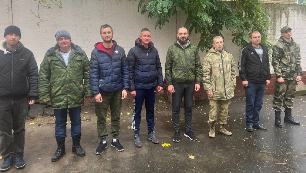 В Брянске из Бежицкого военкомата отправили группу мобилизованных мужчин