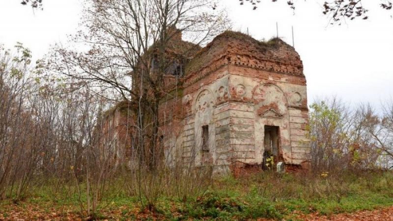 В Брянской области в селе на грани исчезновения оказалась церковь Вознесения