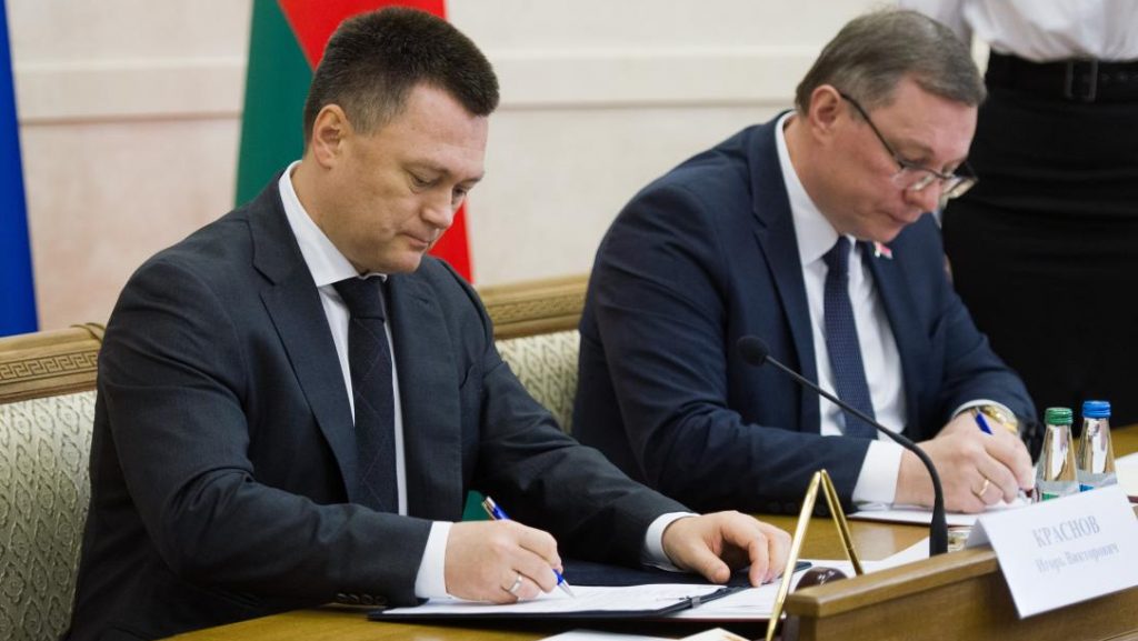 Генпрокуроры России и Белоруссии решили дать отпор попыткам переписать историю