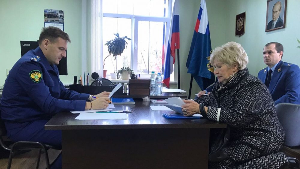 Брянский прокурор Руслан Коберник выслушал проблемы 18 жителей Клинцов