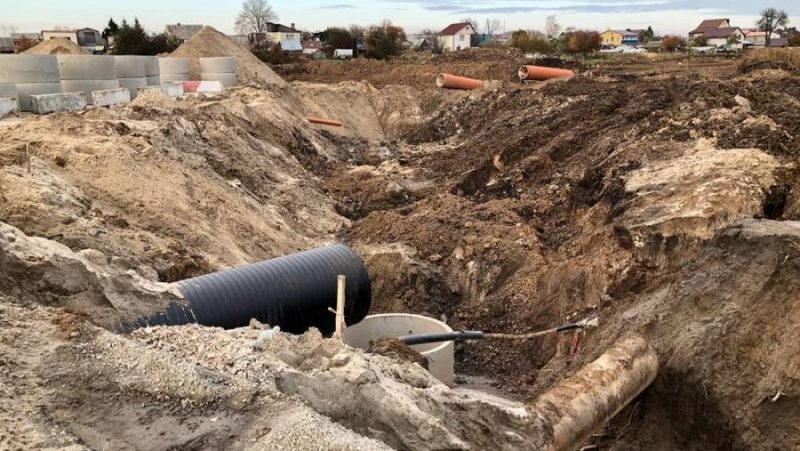 В Брянске началось строительство канализации на кольцевой развязке возле «Аэропарка»