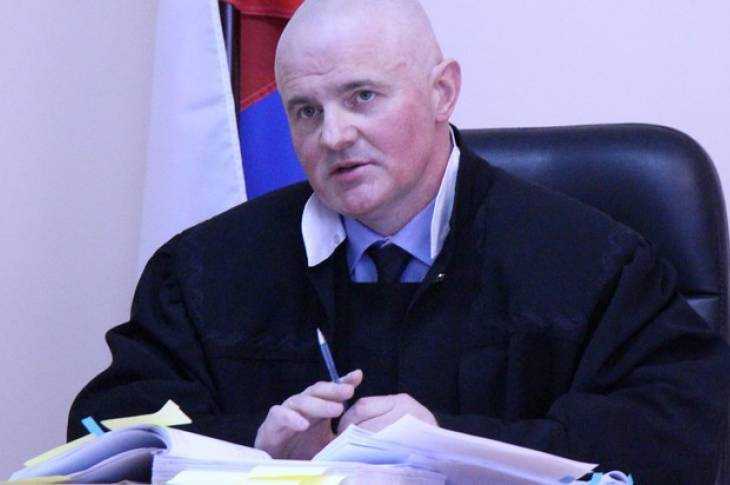Ставший известным по делу беркутов брянский судья Богатиков решил продолжить карьеру