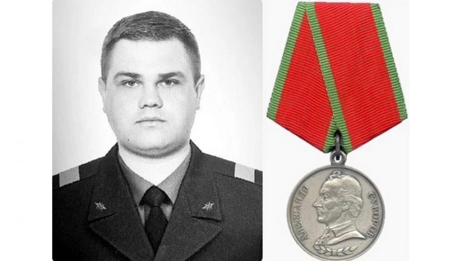 Военнослужащего из Брянской области Юрия Москвина наградили медалью Суворова