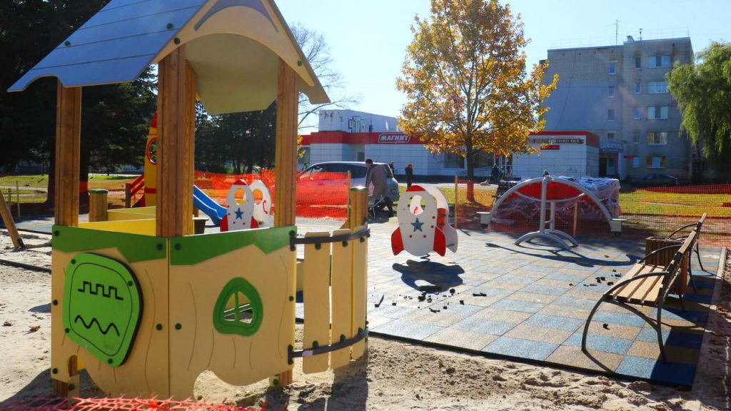 В Володарском районе Брянска в этом году появятся 3 детские площадки