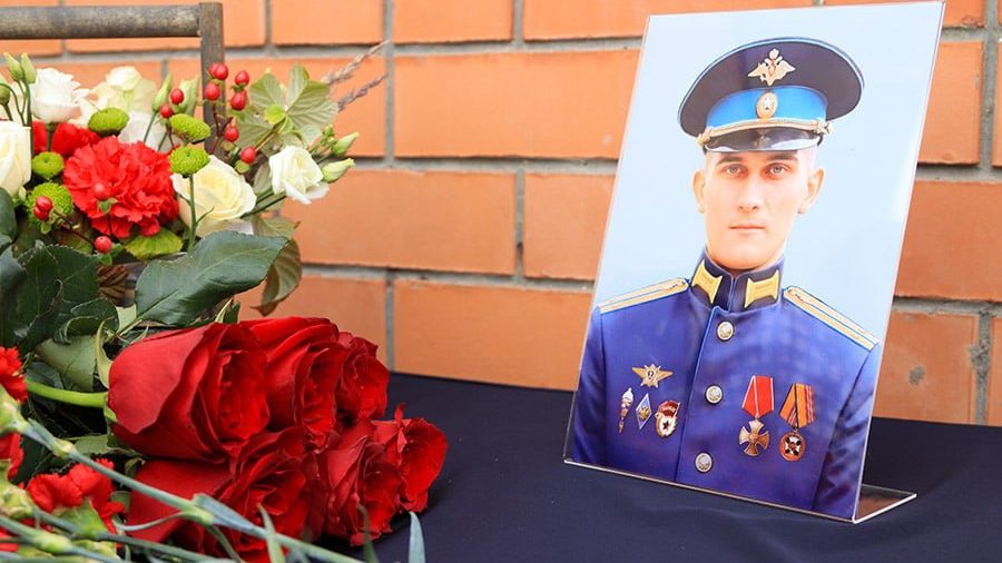 В Брянске увековечили имя погибшего в ходе спецоперации офицера Владислава Садыкова