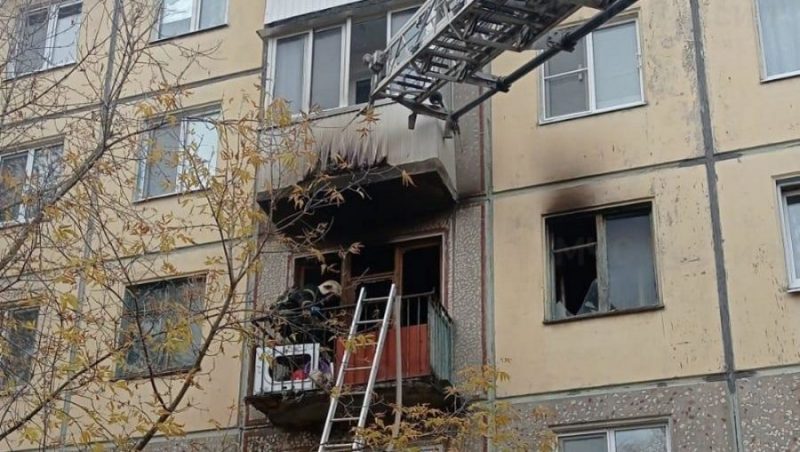 В Брянске из горевшего пятиэтажного дома на Ново-Советской эвакуировали 10 жильцов
