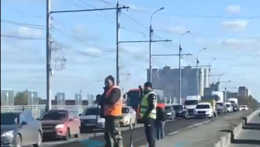 В Брянске из-за ремонта путепровода приостановилось движение на проспекте Московском