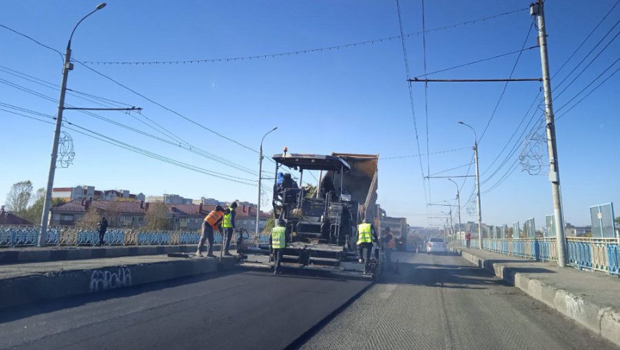 В Брянске в Фокинском районе 22 октября перекроют движение по дороге под путепроводом
