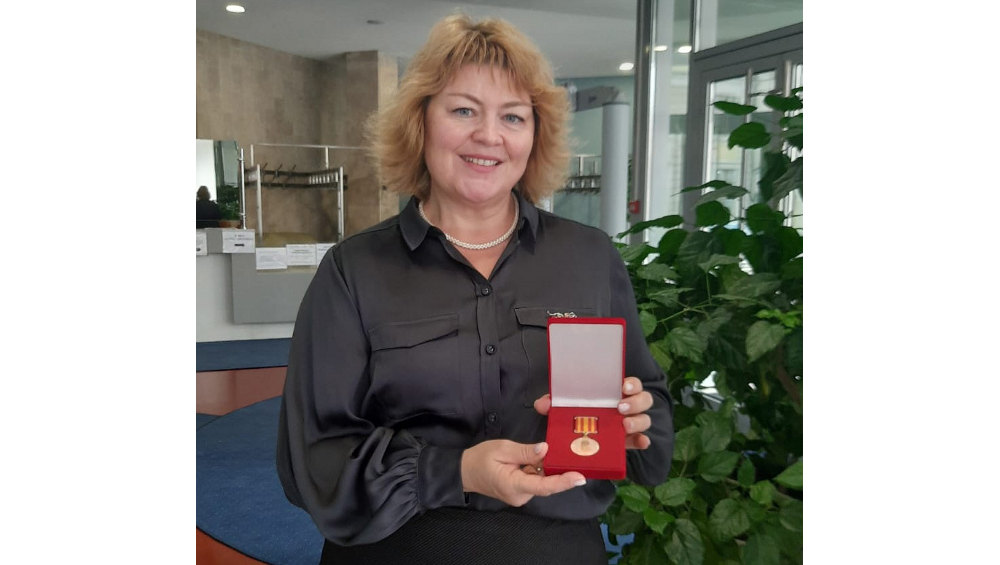 Директор музея-усадьбы в Овстуге Оксана Шейкина награждена медалью Достоевского