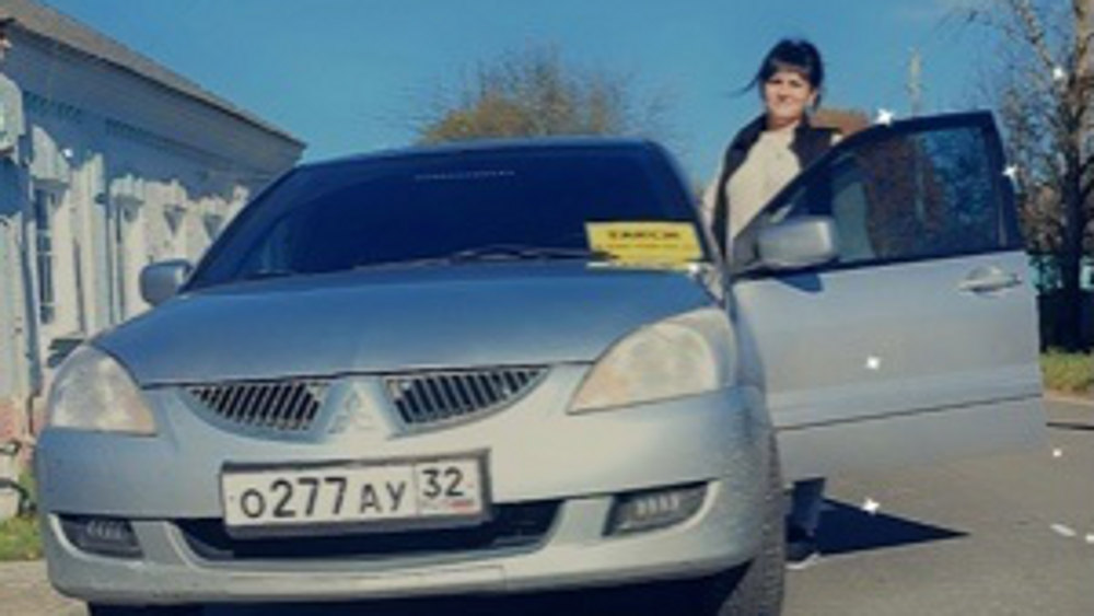 В Злынке молодая женщина открыла частное такси благодаря социальному контракту