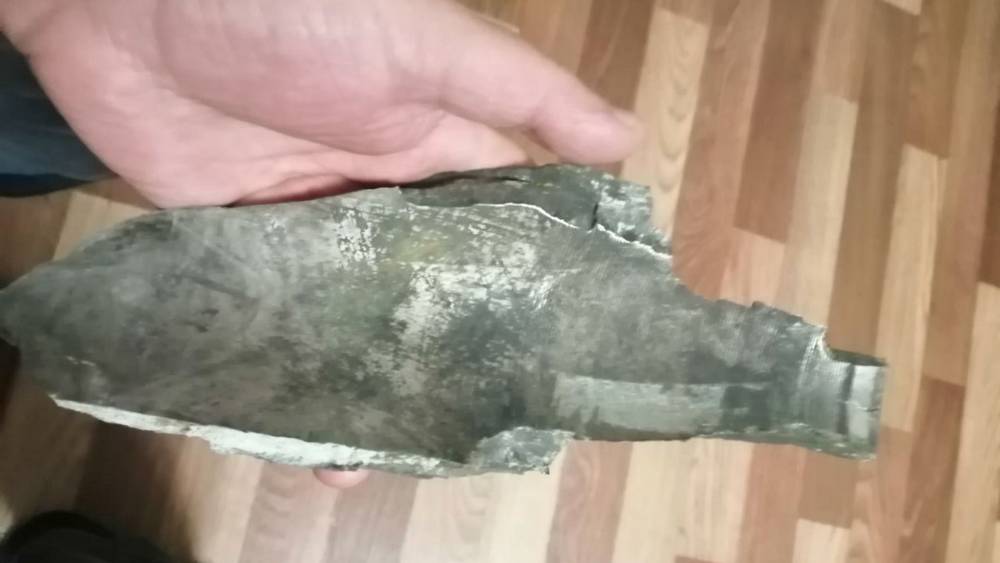 После обстрела жители брянского поселка Белая Берёзка нашли 2-килограммовый осколок