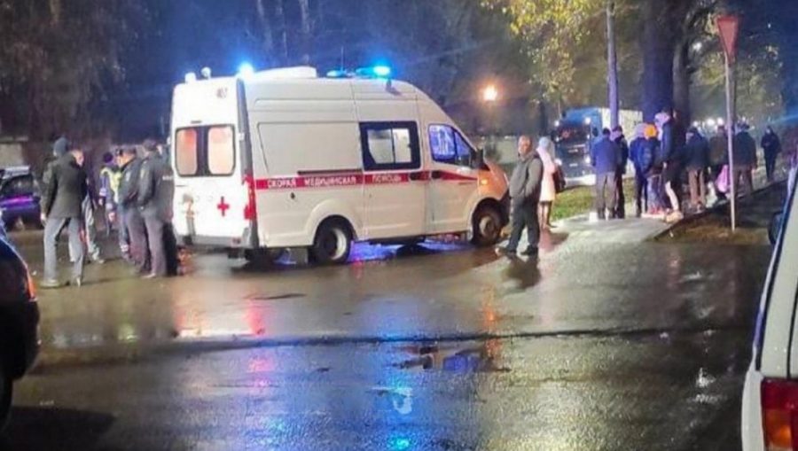 В Брянске возле вокзала водитель Hyundai сбил на «зебре» двух 12-летних девочек