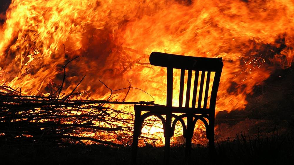 В Погаре Брянской области вечером 16 мая сгорел жилой дом – есть пострадавший