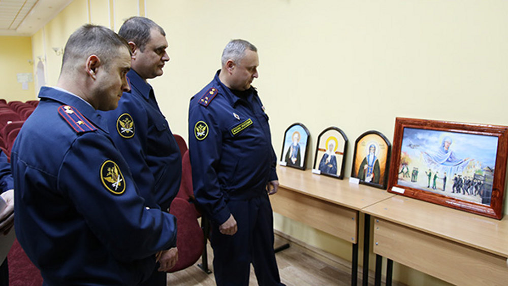 Брянские осужденные подготовили на конкурс более 20 картин православной живописи