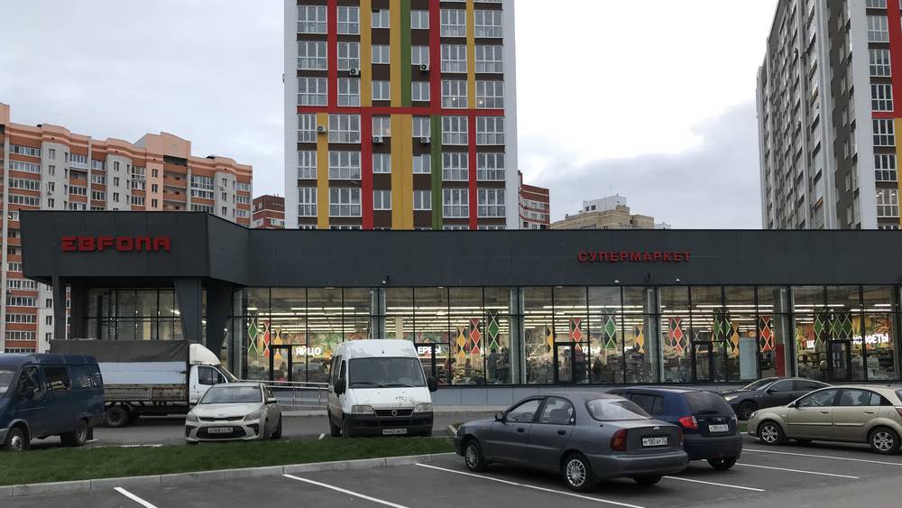 В Брянске на территории старого аэропорта подготовили к открытию супермаркет «Европа»