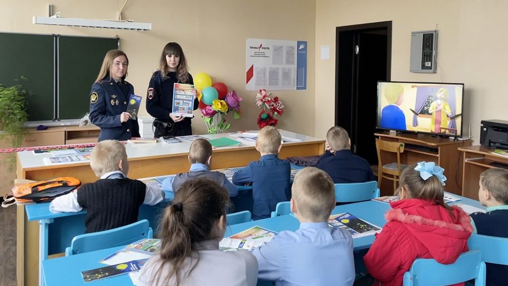 Сотрудники УИИ посетили учащихся «МБОУ Ревенская СОШ» Карачевского района Брянской области