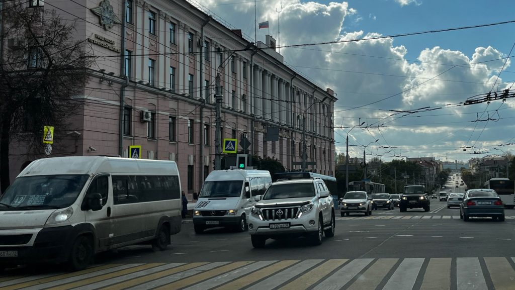 В Брянске сотрудники ГИБДД за сутки выявили 13 пешеходов-нарушителей