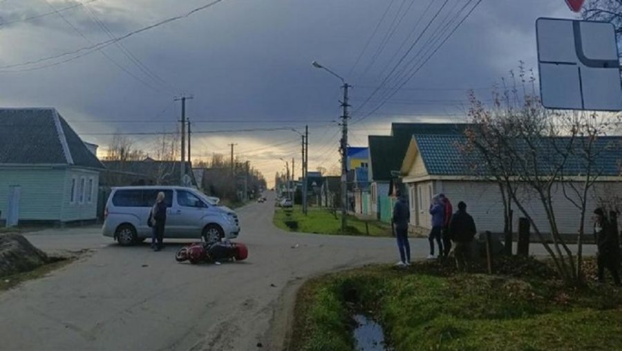 В Клинцах 72-летний водитель автомобиля Hyundai разбил голову мопедисту-ровеснику
