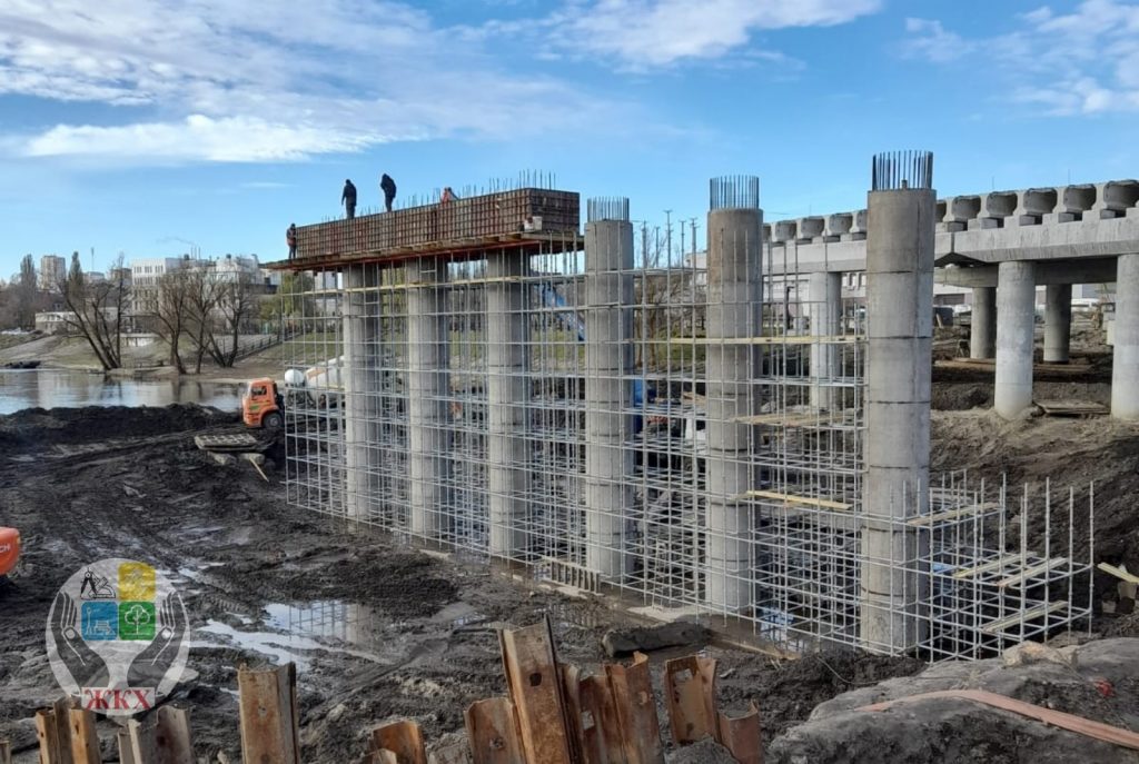 В Брянске на строящемся Славянском мосту работы начали проводить на опоре № 8