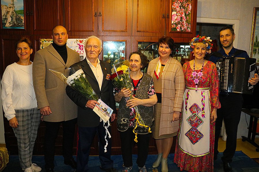 В Брянске поздравили с днем рождения 95-летнего ветерана Николая Редикульцева