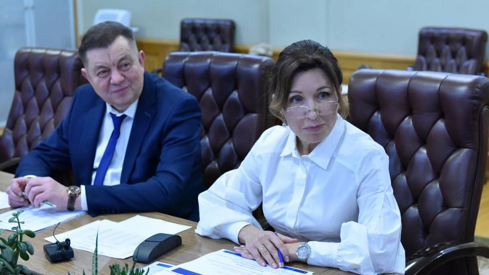 Брянский губернатор Богомаз встретился с главой АО «Газпром энергосбыт Тюмень» Бычковой