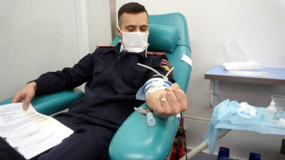 Брянские полицейские пригласили жителей области принять участие в донорской акции