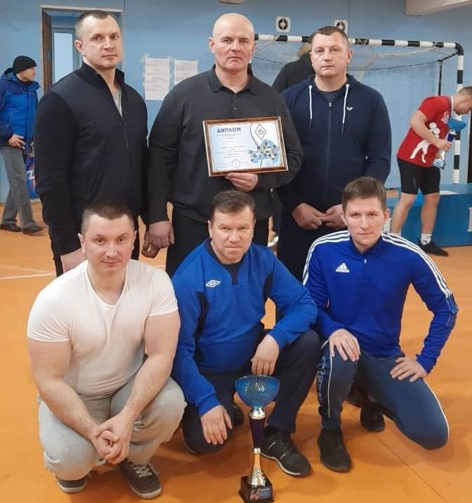 Крепкие брянские судьи стали первыми в чемпионате Динамо по гиревому спорту