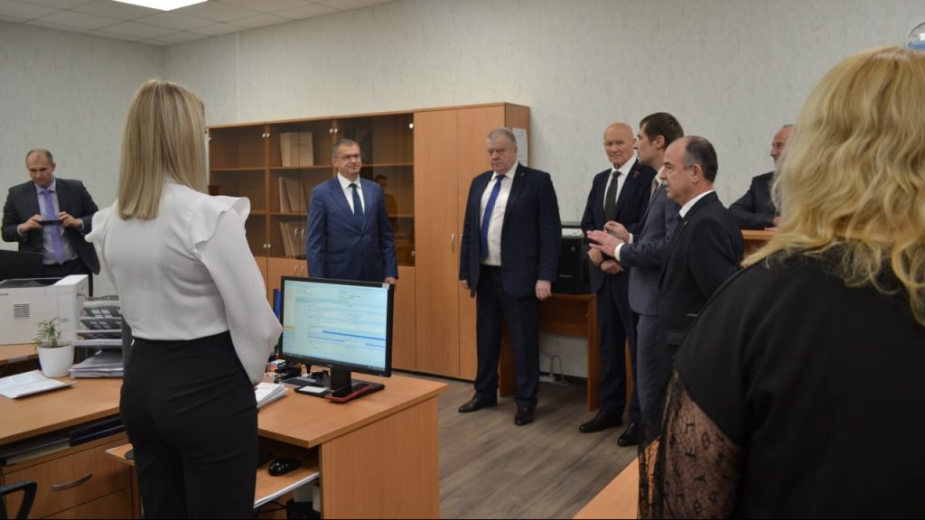 В Брянске после капитального ремонта открыли новые помещения для мировых судебных участков