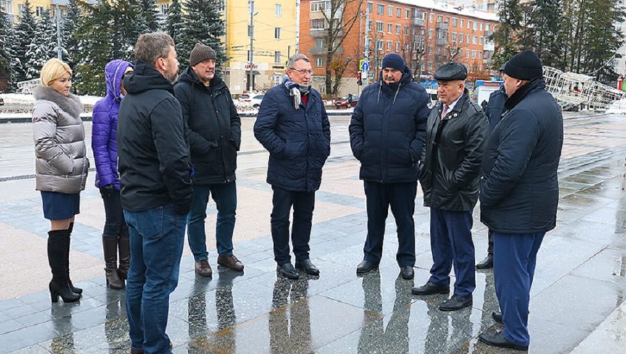 В Брянске администрацией проведена официальная приемка ремонта площади Партизан
