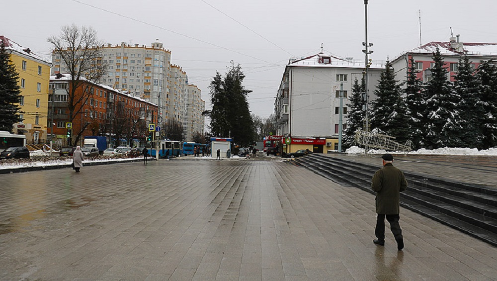 В Брянске администрацией проведена официальная приемка ремонта площади Партизан