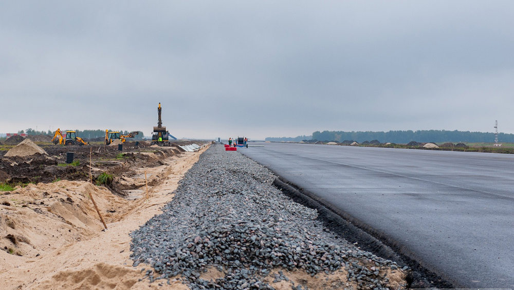 В брянском аэропорту завершилась реконструкция взлетно-посадочной полосы