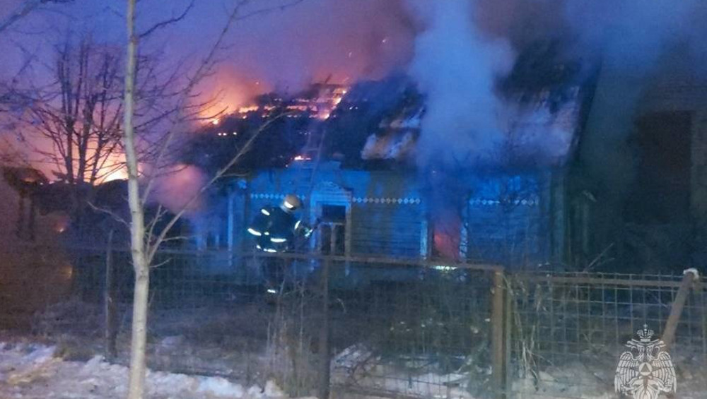 В Брянске в сгоревшем доме на улице Суворова погиб мужчина