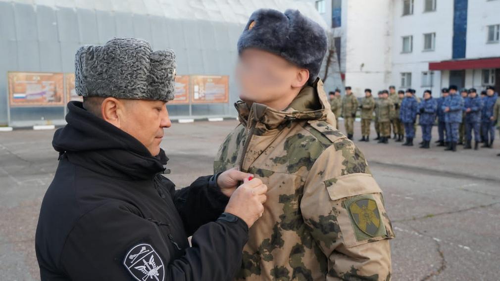 В Брянске отличившимся в ходе спецоперации на Украине бойцам Росгвардии вручили госнаграды