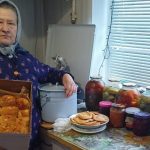 В Суземском районе местные жители передали военнослужащим домашнюю еду